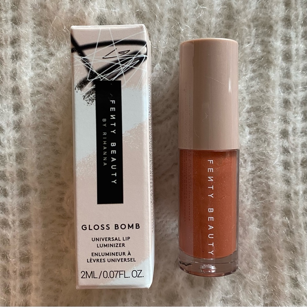 Fenty Beauty Gloss Bomb Universal Lip Luminizer 01 Fenty Glow 2 ml .07 fl oz NIB